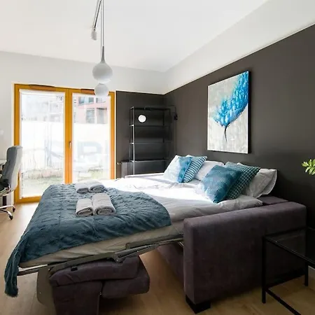 Modern Next To Train Station Daire Krakow