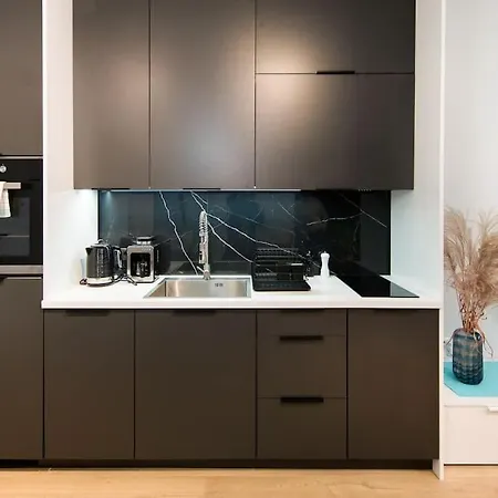 Apartamento Modern Next To Train Station