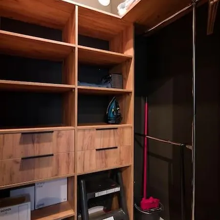 Modern Next To Train Station Cracovie