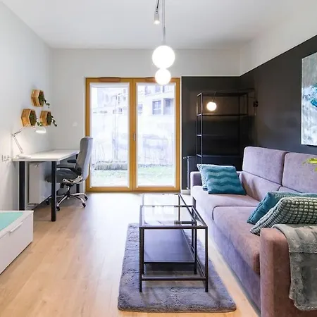 Modern Next To Train Station Apartment Krakow